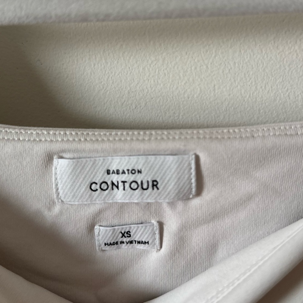 Babaton by Aritzia Contour Longsleeve Bodysuit Nude Pink/Cream Size XS - Picture 3 of 5